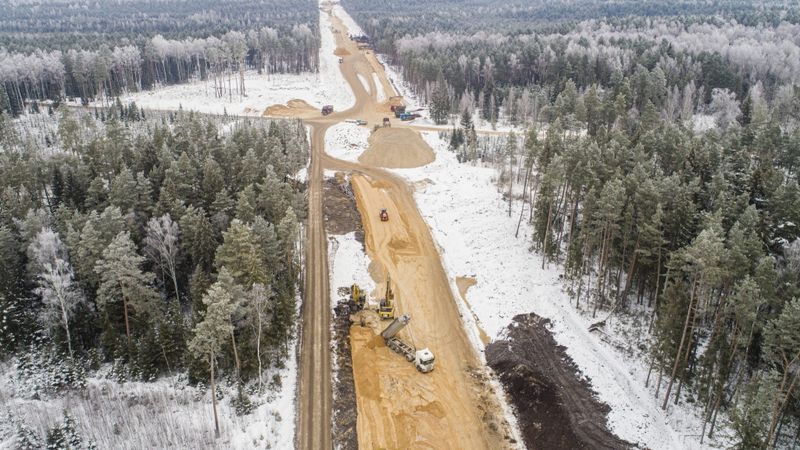 FOTO: Ķekavas apvedceļa būvniecība turpinās bez ziemas pārtraukuma