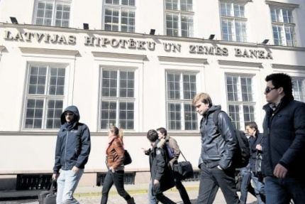 Saasinājusies cīņa par tiesībām virzīt Hipotēku bankas aktīvu pārdošanu