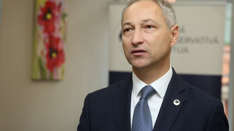 Bordāns sarunu partneriem pārmet aizkulišu spēles