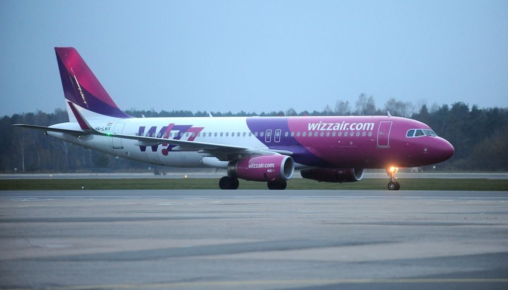 Wizz Air slēgs bāzi Rīgā