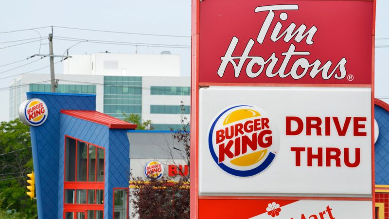 Kanāda atļauj Burger King iegādāties Tim Hortons
