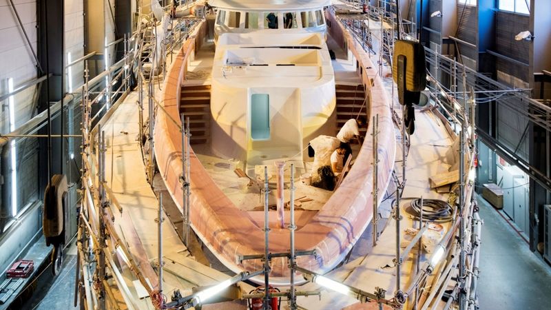 FOTO: Heesen Yachts «dzimst» superjahtas