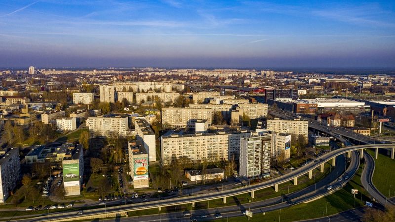 Sērijveida dzīvokļu cenas Rīgā pusotra gada laikā pieaugušas par 21 %