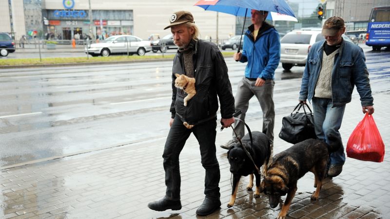 Bezpajumtniekus no uzņēmējdarbības grib izolēt ar īpašu reģistru