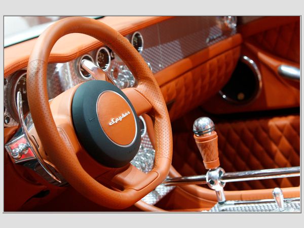 Saab un Spyker nolemj boikotēt zviedru biznesa laikrakstu