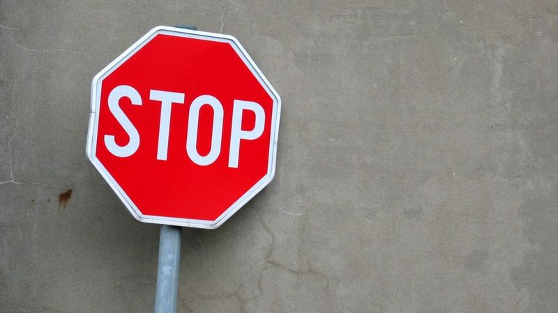 2000 ārzemniekiem piederošu uzņēmumu bezdibeņa malā