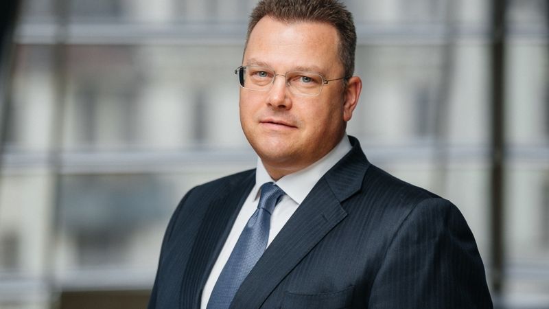 Blata bizness, pārdales domāšana un atbilstības fabrikas