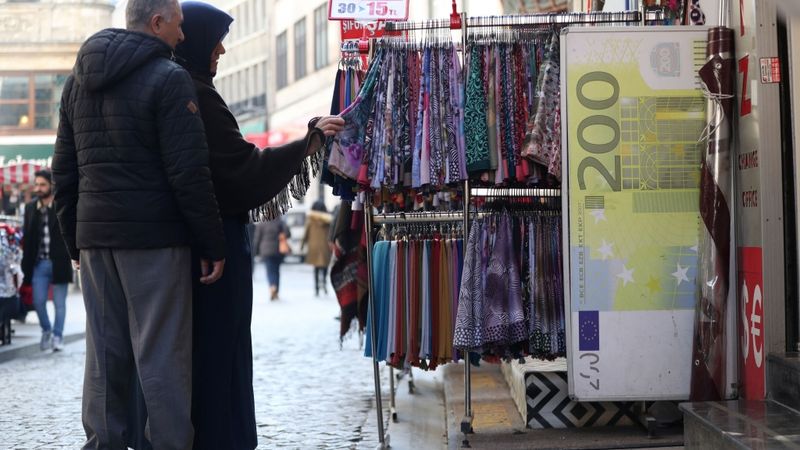 Turcijas ekonomika iegrimst recesijā