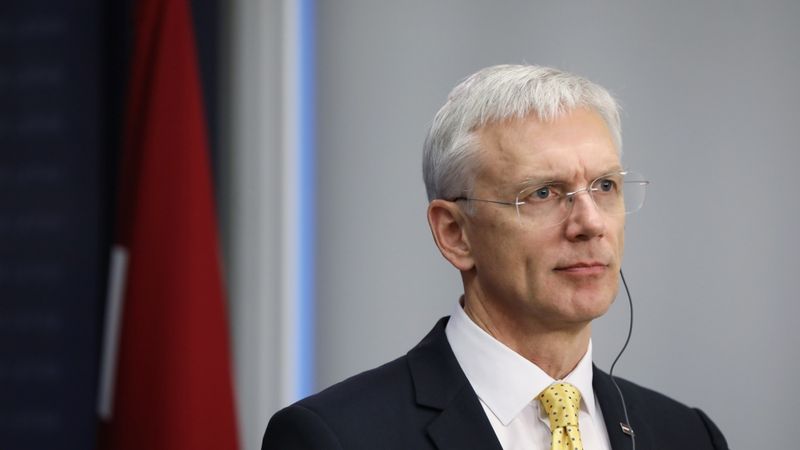 Valsts pārņems Rīgas un Ventspils ostas