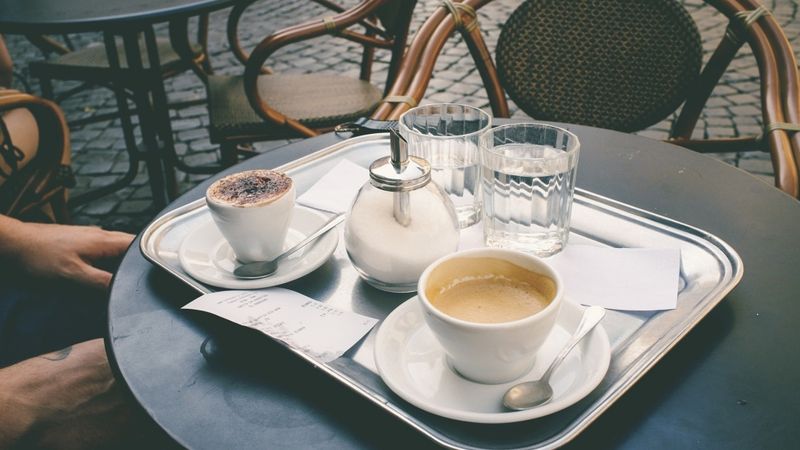 Igaunijā no 3.maija varēs darboties veikali un ēstuvju āra terases