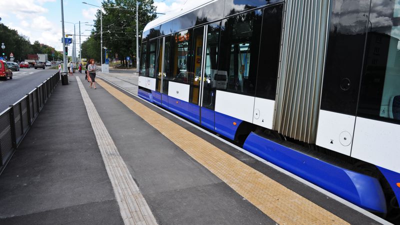 Būvnieks apšauba tramvaju līnijas būvdarbu mistisko kārtību