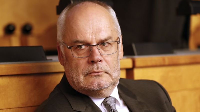 Igaunijas prezidenta amatā ievēlēts Alars Kariss