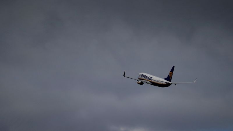 Ryanair pagājušā ceturksnī cietusi 185 miljonu eiro zaudējumus