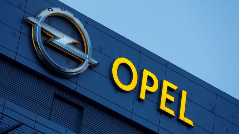 Vācija liek atsaukt 73 000 Opel dīzeļautomobiļu