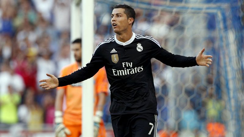 Pelnošākā futbolista Krištianu Ronaldo brīnišķīgā dzīve – kā viņš tērē savu bagātību