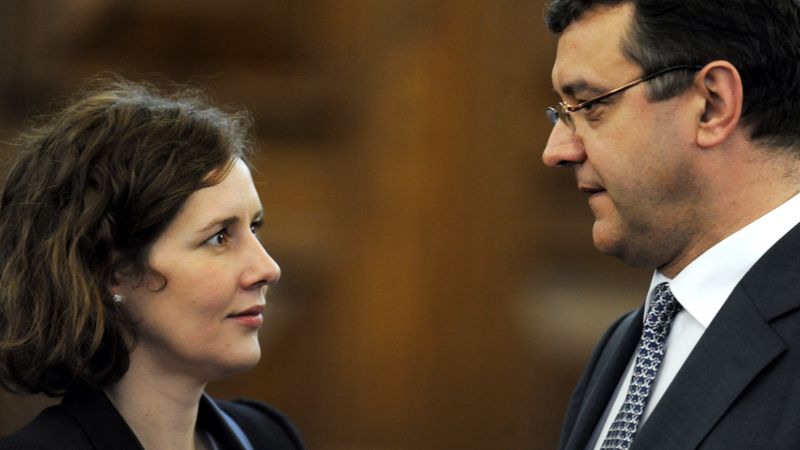 Finanšu ministrs oponē ekonomikas ministrei eiro ieviešanas jautājumā