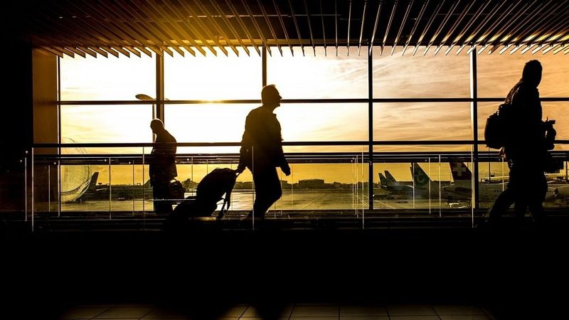 Vienpadsmit Vācijas lidostās pirmdien paredzēti streiki
