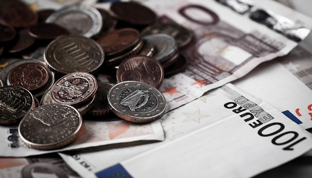 Banku klientiem četros mēnešos izkrāpti kopumā 5,718 miljoni eiro