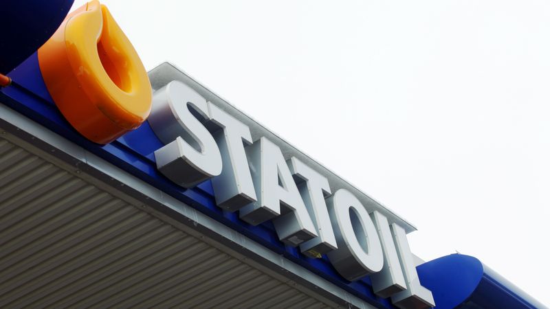 Statoil darbinieki Oslo ar bažām raugās uz Rīgu