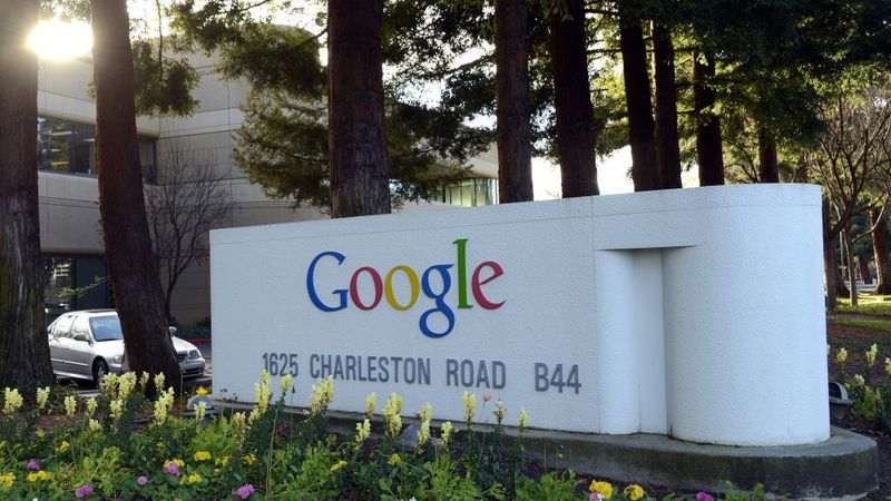 Tehnoloģiju sektorā aktīvāko darījumu veicēju augšgalā Google un Intel