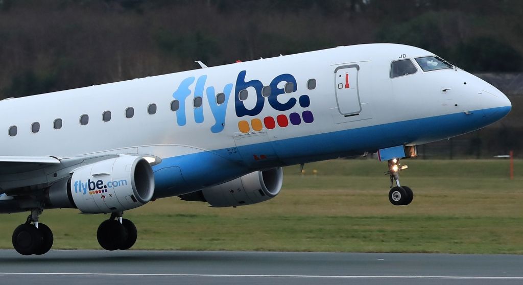 Lielbritānijas zemo cenu aviokompānija Flybe ar valdību veikusi pārrunas par iespējamu tās glābšanu
