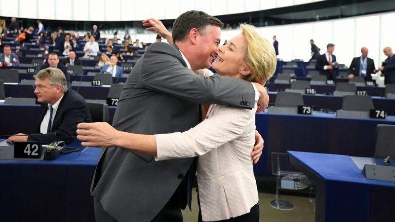 EP apstiprina Leienu EK prezidenta amatā