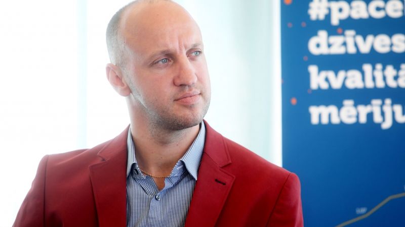 Iegulda 500 tūkstošus eiro tiešsaistes aizdevumu platformas izstrādē
