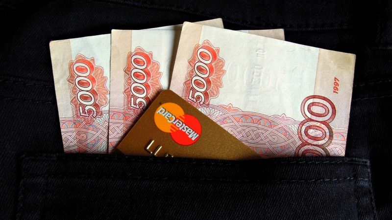 Krievijas atslēgšana no SWIFT jaunajā ES sankciju paketē netiks iekļauta