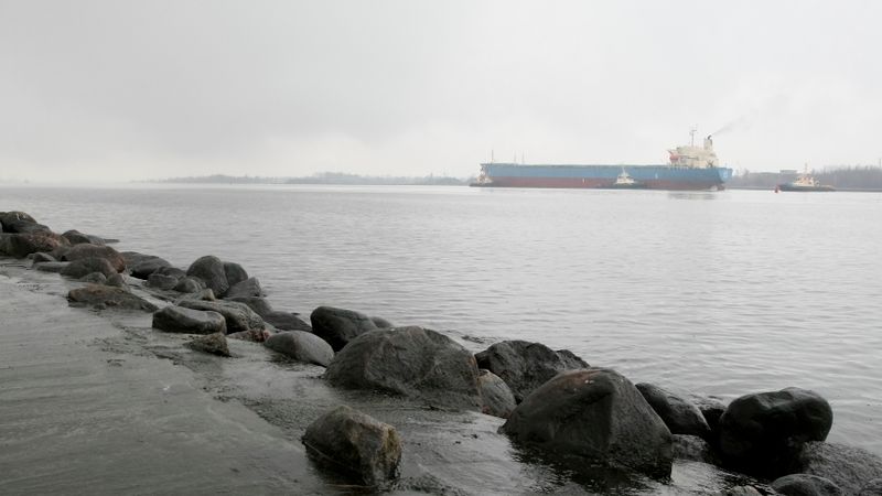 Rīgas brīvostas valde vainu neatzīst; izlīguma naudu maksās