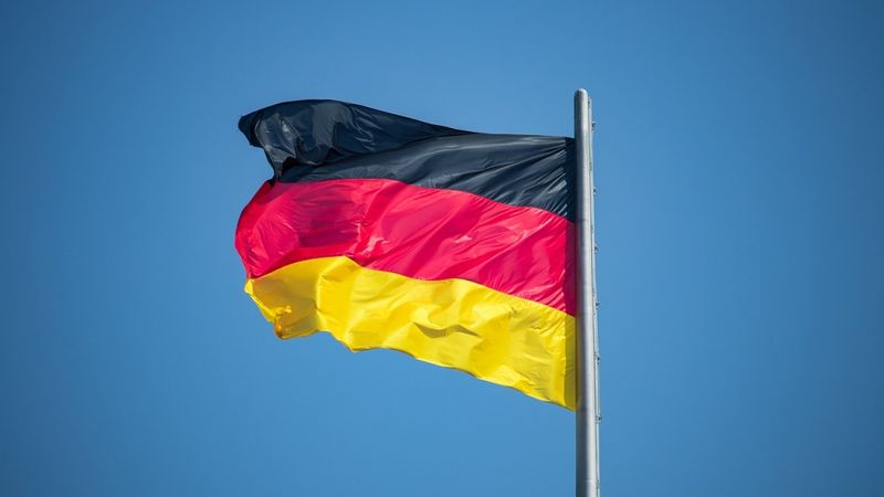 Vācijas biznesa pārliecībai jūlijā kāpums trešo mēnesi pēc kārtas
