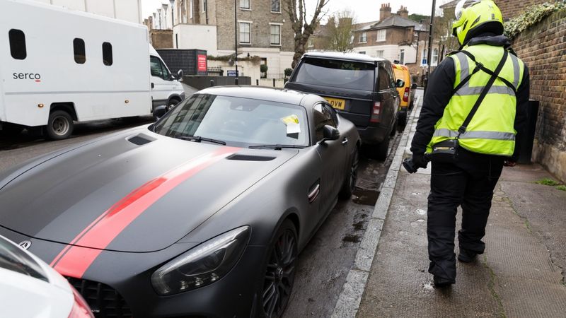 Londonā ieviesta barga transportlīdzekļu izmešu nodeva