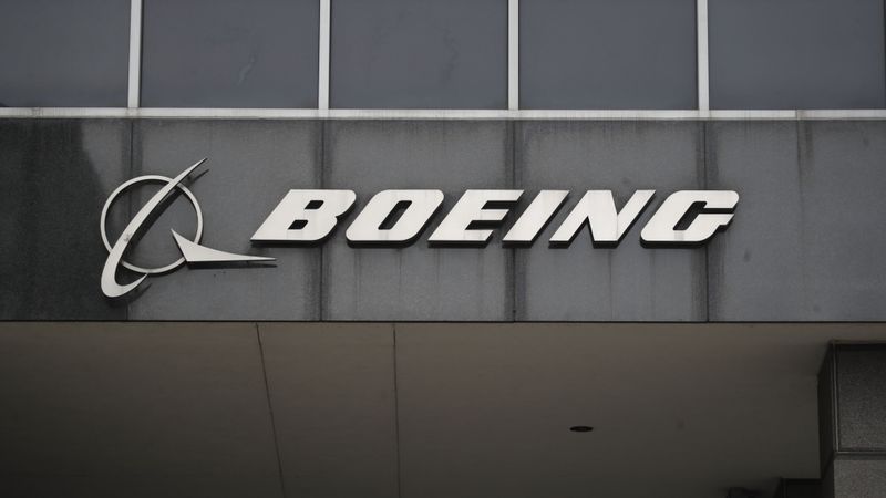 Boeing vērtība šonedēļ sarukusi par 33 miljardiem dolāru