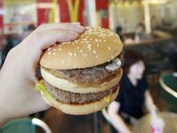 Latvijā joprojām dārgākais BigMac Baltijas valstīs