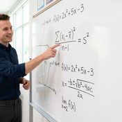 Skolotāja profesijas prestižs zems – kas jādara, lai skolās ienāktu jauna pedagogu paaudze?