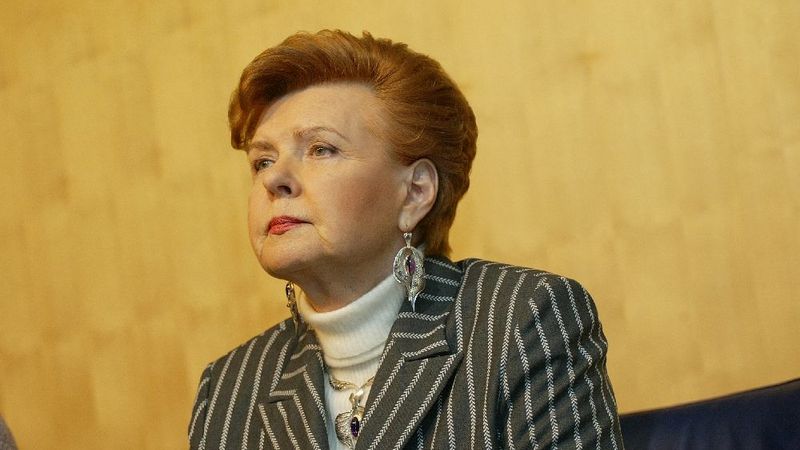 Vīķe-Freiberga: vairākums atbalstīs Saeimas atlaišanu