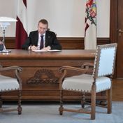 Būtisku nepilnību dēļ prezidents prasa caurlūkot grozījumus Administratīvās atbildības likumā