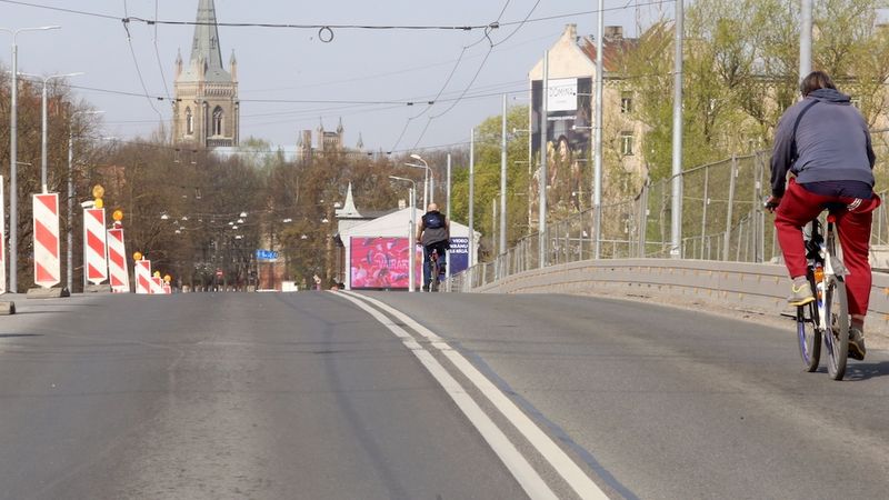 Neatbilstošas darbu izpildes dēļ lauž būvuzraudzības līgumu Deglava tilta projektā