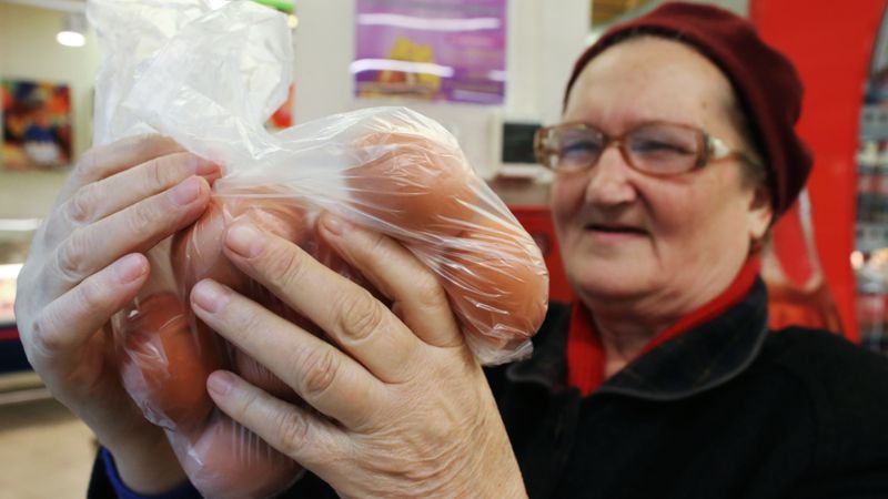 Kaļiņingradas apgabalā rubļa kursa krituma dēļ biežāk iepērkas lietuvieši un poļi