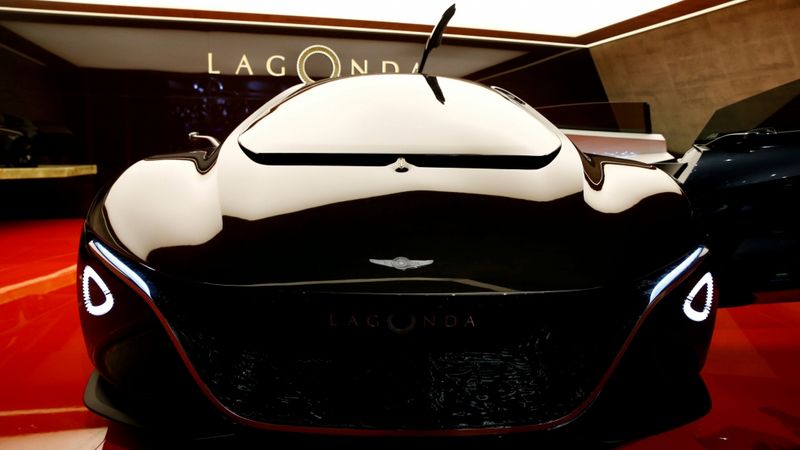 Aston Martin debitē Londonas akciju biržā
