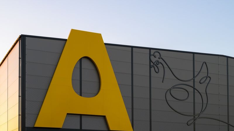 Agrova Baltics līdz 2028. gadam pilnībā pāries uz ārpus sprostiem dētu olu ražošanu