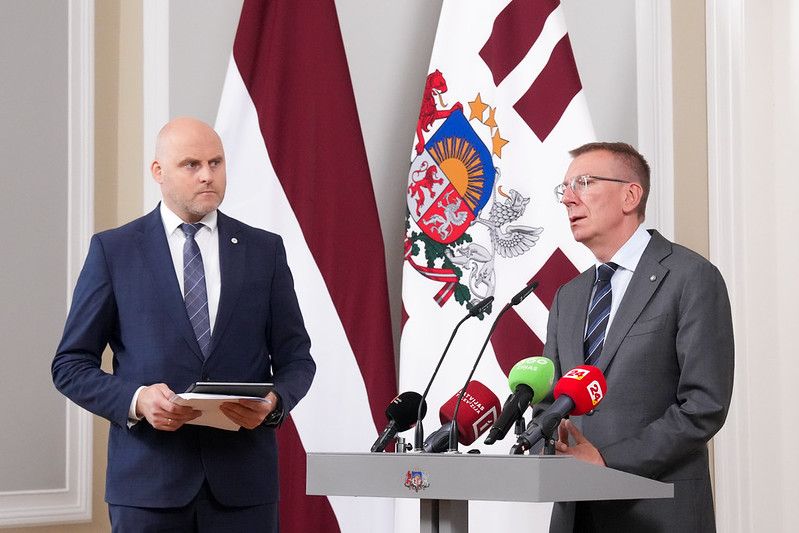 Prezidents mudina sabalansēt intereses Imigrācijas likumā, Kulbergs aizstāv %22naudas pelnīšanu%22
