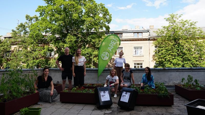 Uz Agroresursu un ekonomikas institūta terases tapis urbānais dārzs