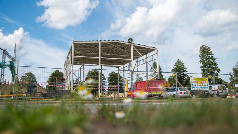 FOTO: Spāru svētki sinhronā kompensatora stacijai Ventspilī