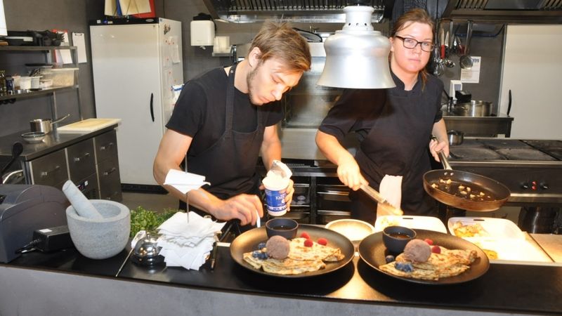 FOTO: Porziņģa restorānu nopērk juristi