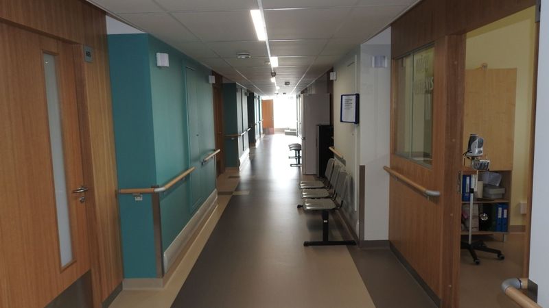 FOTO: Centra Vaivari divos stāvos veikti renovācijas darbi 2,7 miljonu eiro apmērā