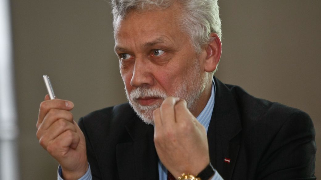 Feiferis brīdina par valsts iespējamo bojāeju