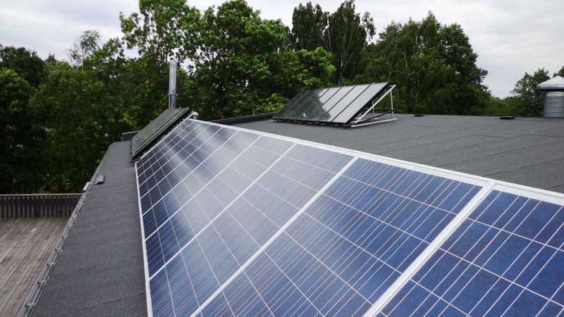 Privāta sākumskola Babītes novadā ikdienas tēriņus mazinās ar saules enerģiju