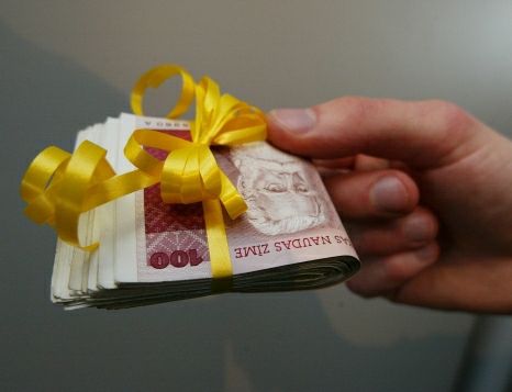 Arčers ziedo partijām un paralēli uzvar konkursā