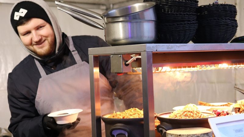 FOTO: Šefpavāri iziet ielās - Rīga Street food festival