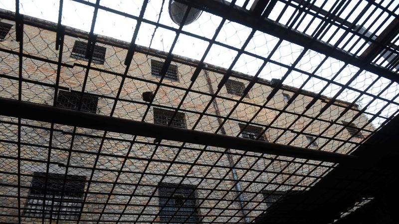 Prokurors: Francijā drīz atbrīvos no cietumiem 40 notiesātus teroristus